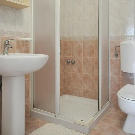 Huebsche Mit Teilweisem Meerblick, Fuer 4 Personen * ラバック