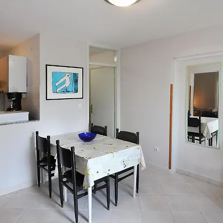 Apartment Huebsche Mit Teilweisem Meerblick, Fuer 4 Personen *