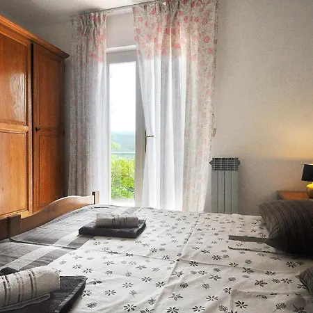 Huebsche Mit Teilweisem Meerblick, Fuer 4 Personen Apartment